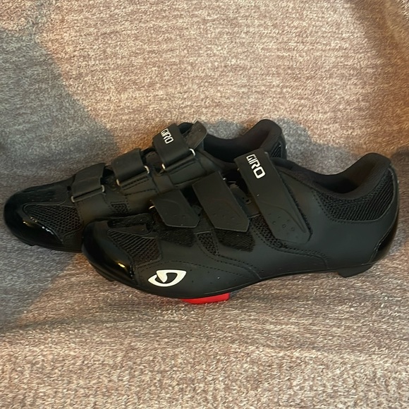 Giro Techne W Womens Spin or Cycling Shoe with MARQUE Cleats - Red Cleat Set - Picture 2 of 9